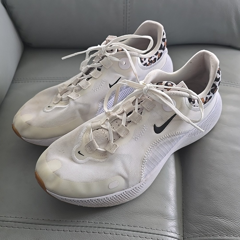 Nike React Women Running Shoes Leopard Print White Sneakers Size 10.5 DM3083-100